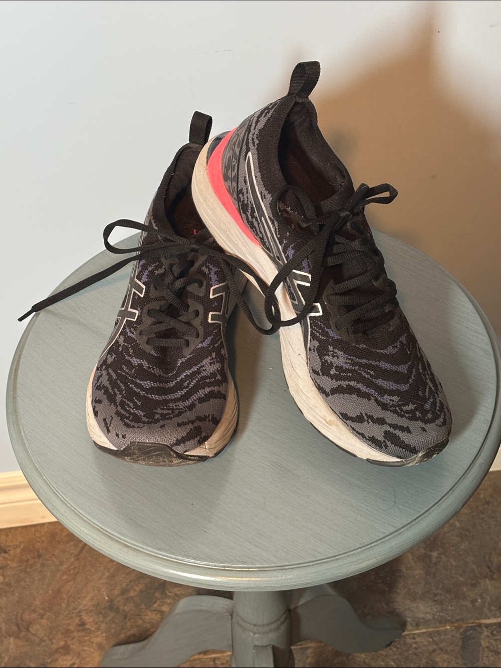 ASICS Black and Gray Knit Running Shoes with Pink Heel Accent, Women’s size 9.5.